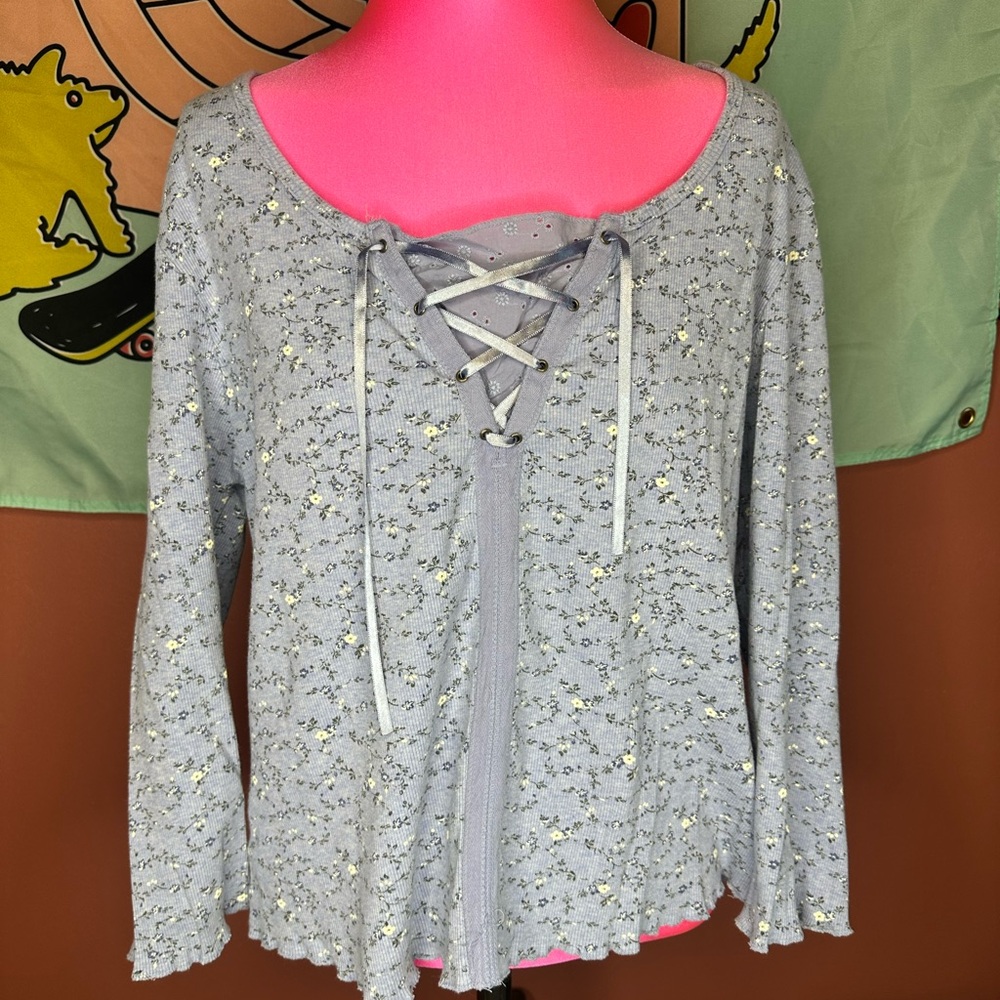 Vintage/Y2k Lace up top